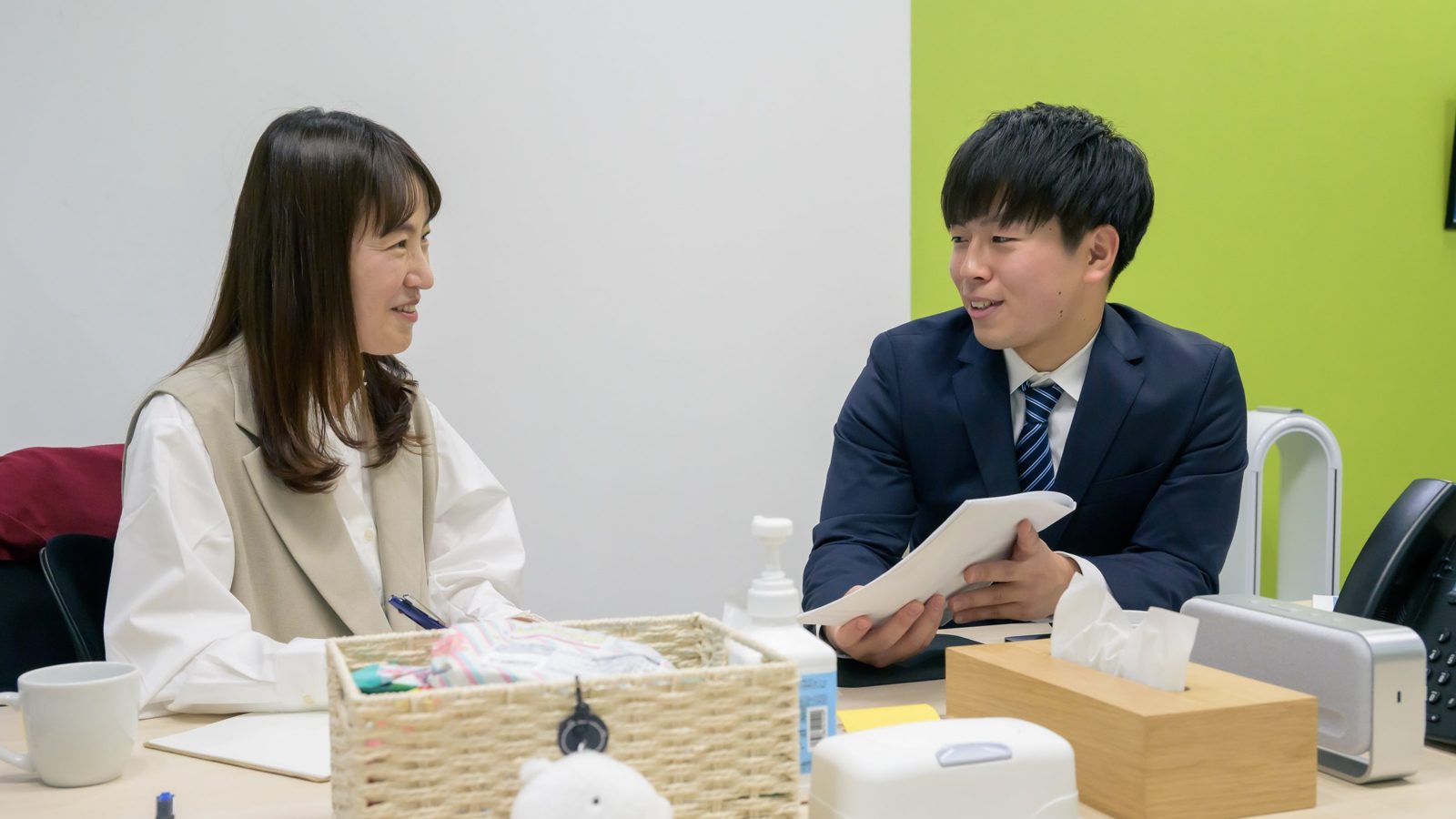 医療機関の担当者と打ち合わせをするMedSyncのメンバー